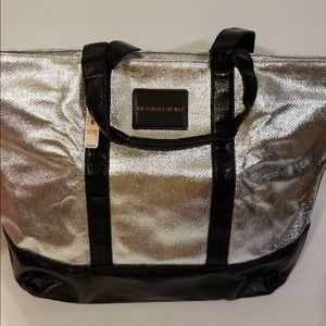 Zipper tote